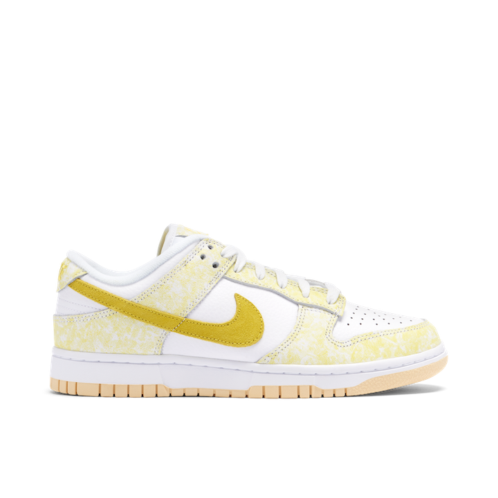 Nike Dunk Low W 'Yellow Strike'