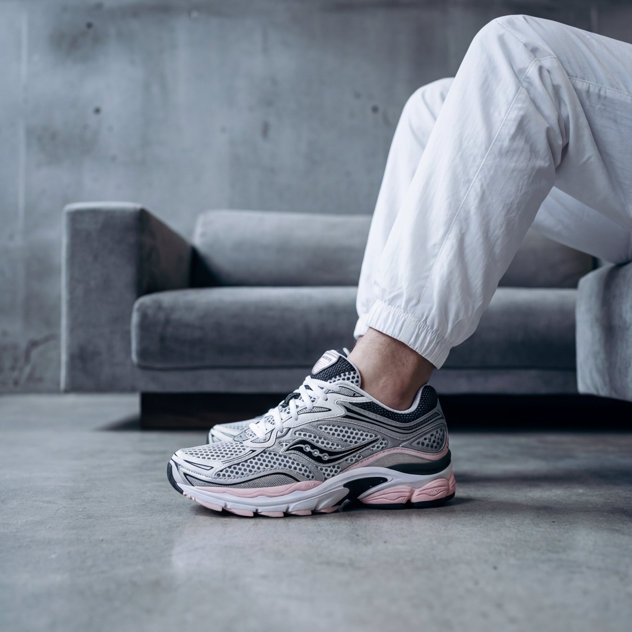 Saucony Progrid Omni 9 'Silver Pink'